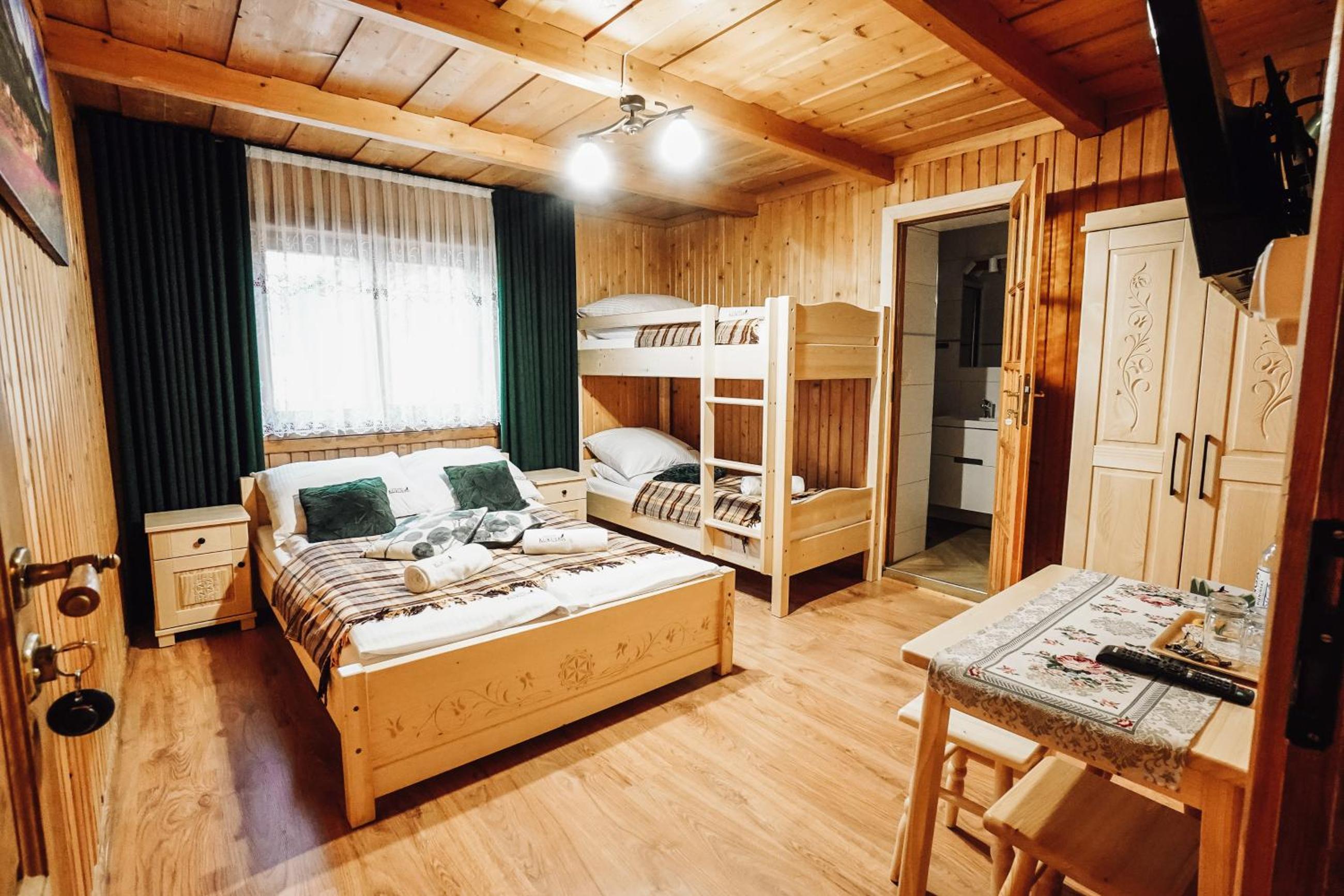 Quadruple Room with Mountain View at Gościniec Kukułka z Jacuzzi